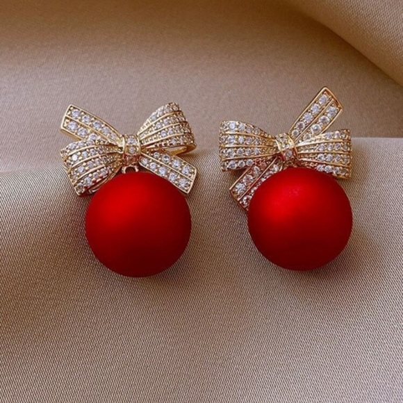 New Butterfly Bow Beaded Rhinestone Stud Earrings Christmas Fashion Red Gold NWT - Picture 1 of 13